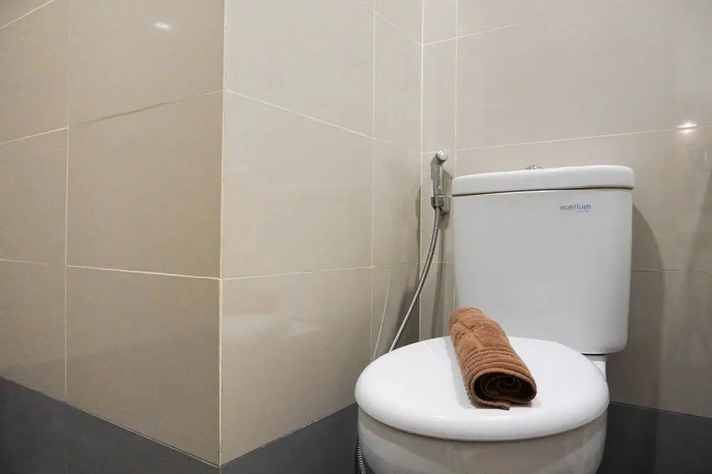Джакарта: Modern 2BR Apartment at Maqna Residence
