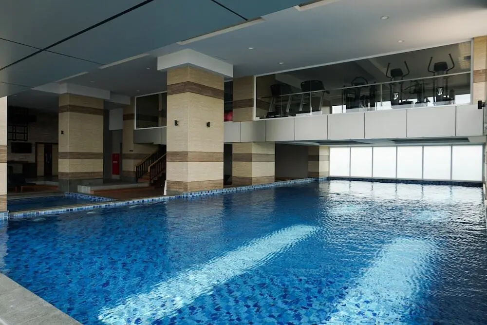 Джакарта: Modern 2BR Apartment at Maqna Residence