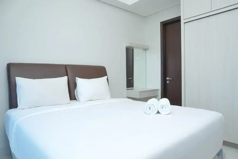 Джакарта: Simple and Minimalist 3BR Apartment at Puri Mansion