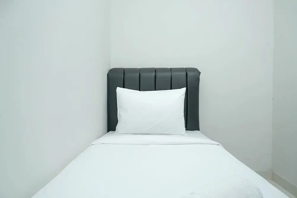 Джакарта: Simple and Minimalist 3BR Apartment at Puri Mansion