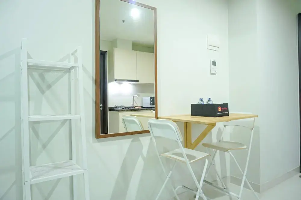 Джакарта: Warm and Relax Stay @ 1BR Puri Mansion Apartment