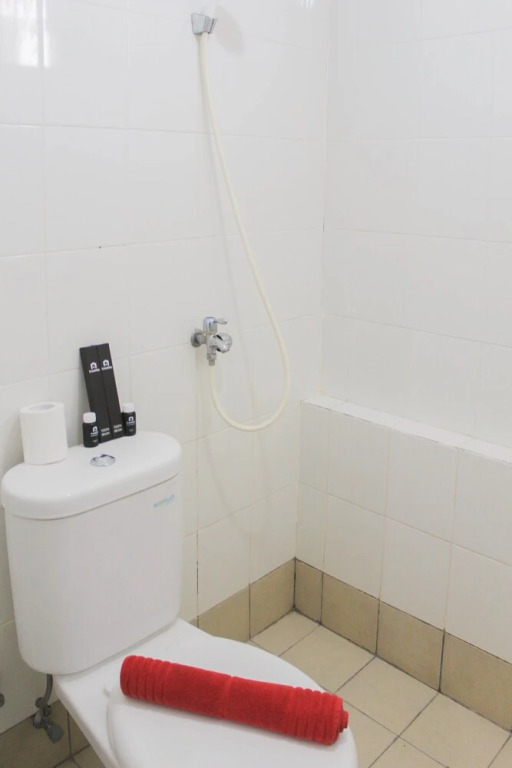 Джакарта: Beautiful and Comfy 1BR at Bassura City Apartment
