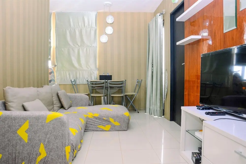 Джакарта: Chic and Cozy 3BR Apartment at Cervino Village By Travelio