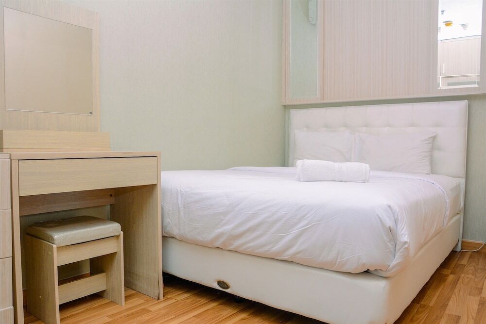 Джакарта: Chic and Cozy 3BR Apartment at Cervino Village By Travelio