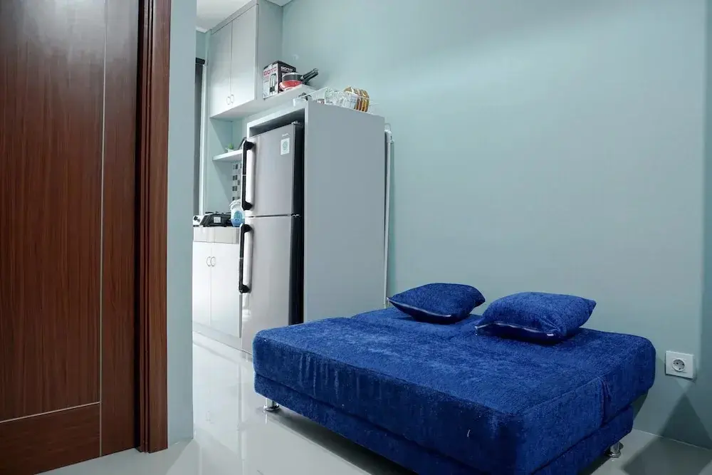 Джакарта: Fully Furnished 1BR Apartment at Vittoria Residence