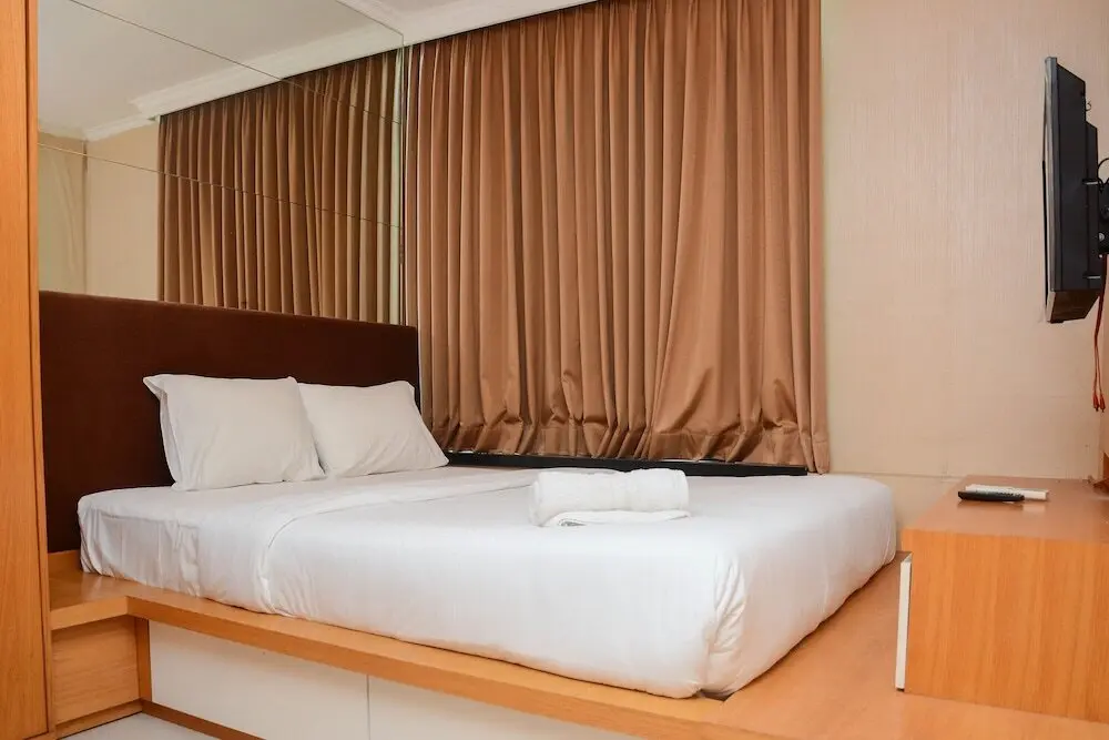 Джакарта: Modern Furnished 2BR at Hampton's Park Apartment