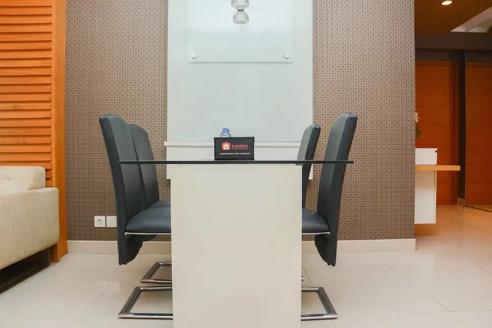 Джакарта: Modern Furnished 2BR at Hampton's Park Apartment