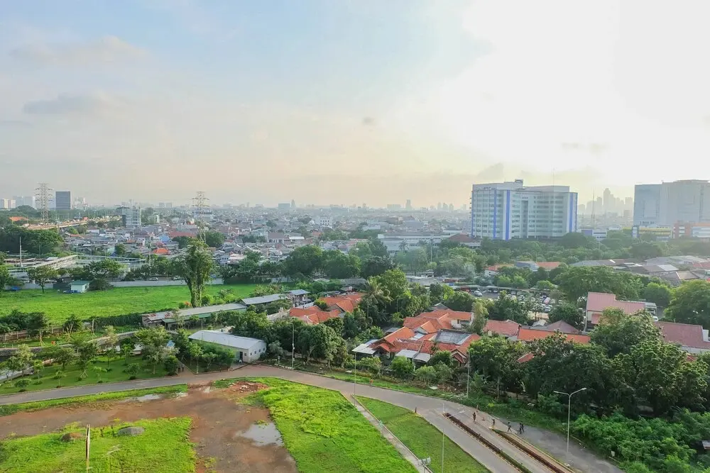 Джакарта: Fully Furnished and Comfortable 2BR Green Pramuka Apartment