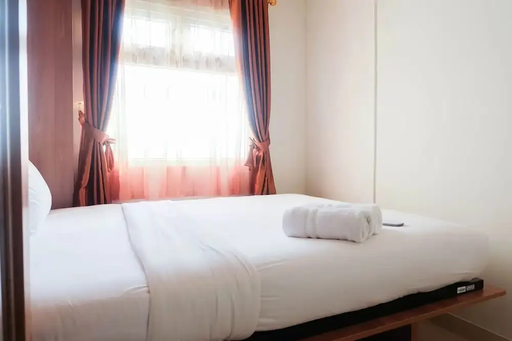 Джакарта: Fully Furnished and Comfortable 2BR Green Pramuka Apartment