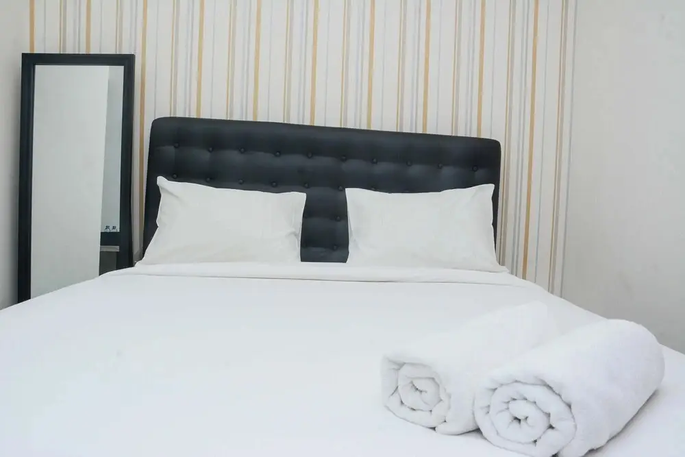 Бекаси: Minimalist and Posh 1BR Grand Kamala Lagoon Apartment By Travelio