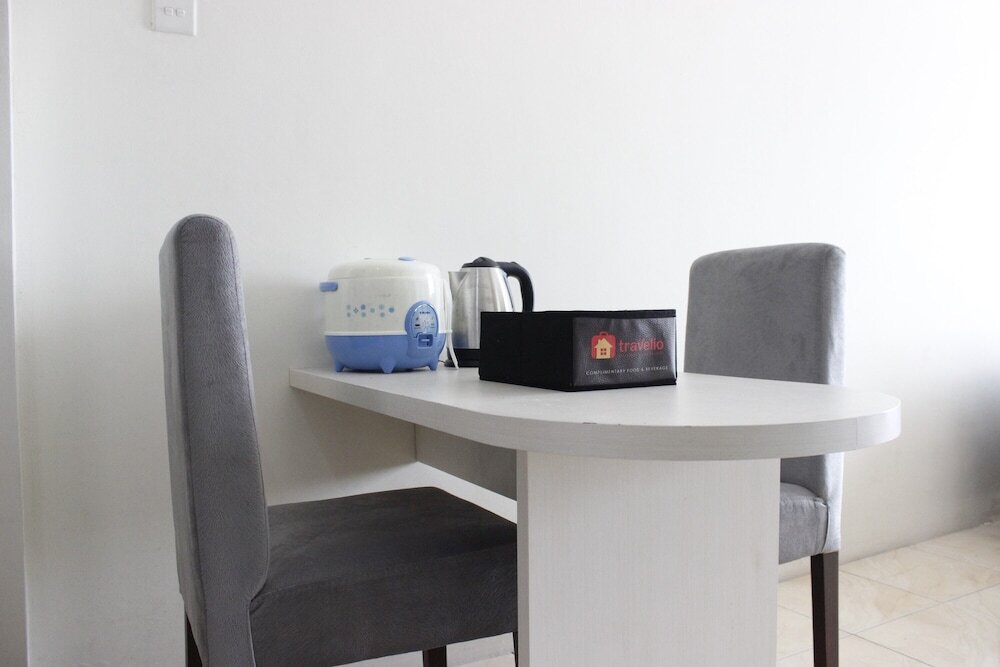 Бандунг: Comfy 2br at Tamansari Panoramic Apartment by Travelio