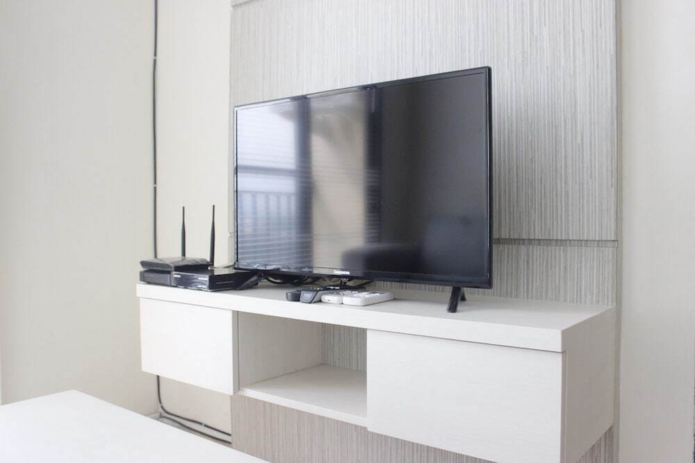 Бандунг: Comfy 2br at Tamansari Panoramic Apartment by Travelio