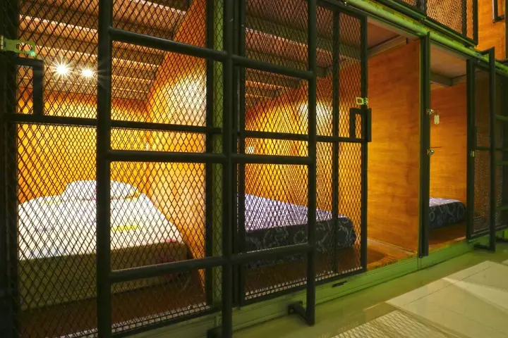 Джакарта: Kabin Kapsul Kayu Jati I Hostel