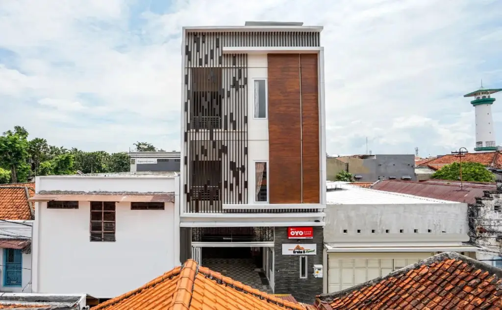 Сурабая: Graha 8 Syariah by Oyo Rooms