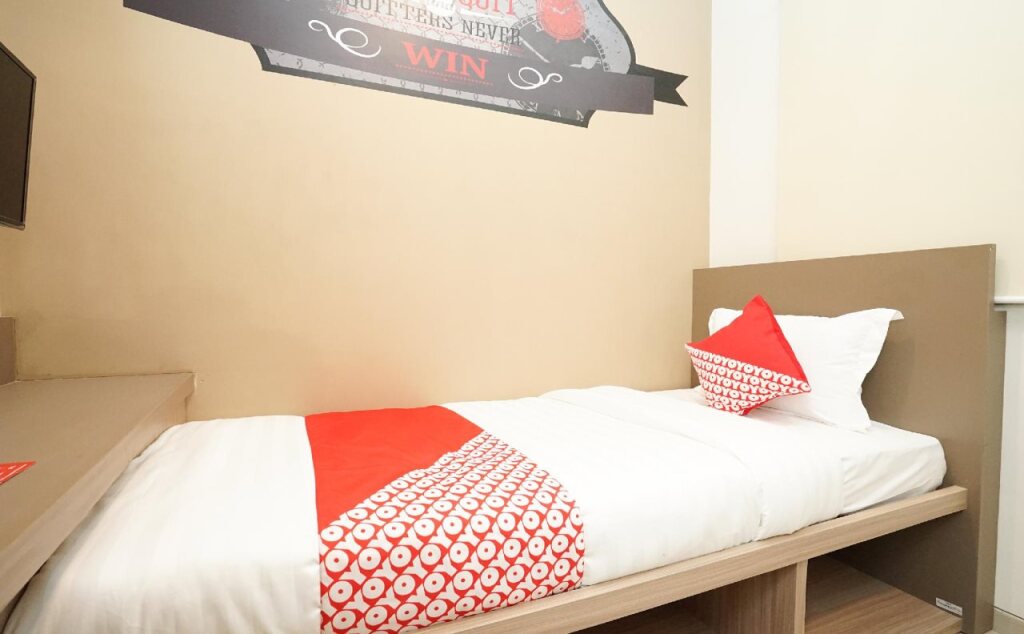 Сурабая: Graha 8 Syariah by Oyo Rooms