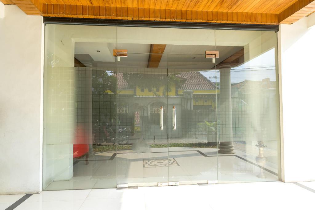 Джакарта: OYO 1421 Kasmaran Guest House Syariah