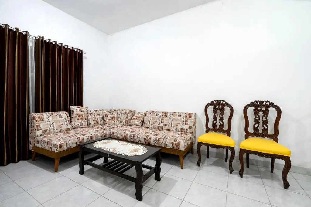 Депок: OYO 2098 Homestay KK