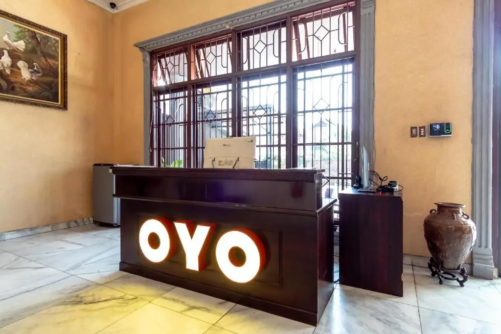 Медан: OYO 2777 Sleepover Sei Serayu