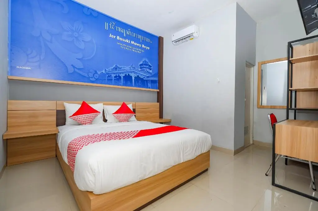 Суракарта: OYO 2545 Maddava House