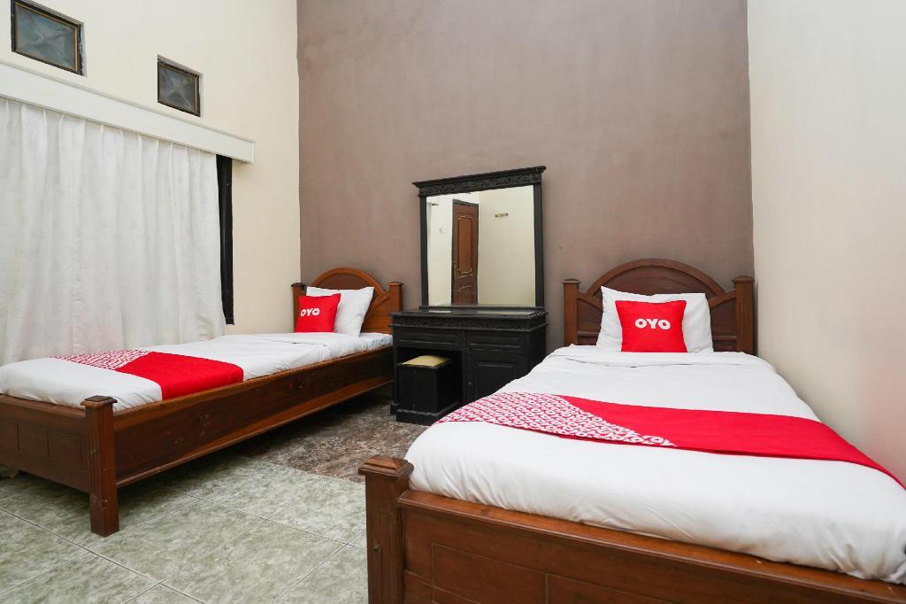 Памекасан: OYO 2715 Hotel Madinah Syariah