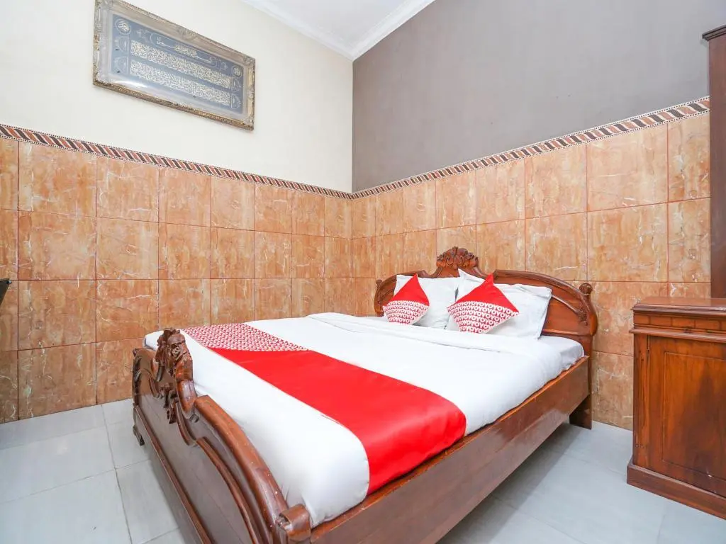 Памекасан: OYO 2715 Hotel Madinah Syariah