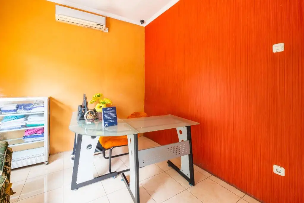 Караванг: SPOT ON 2806 Wisma Syariah