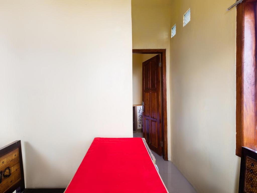Надисари: OYO 2957 Erlina Homestay