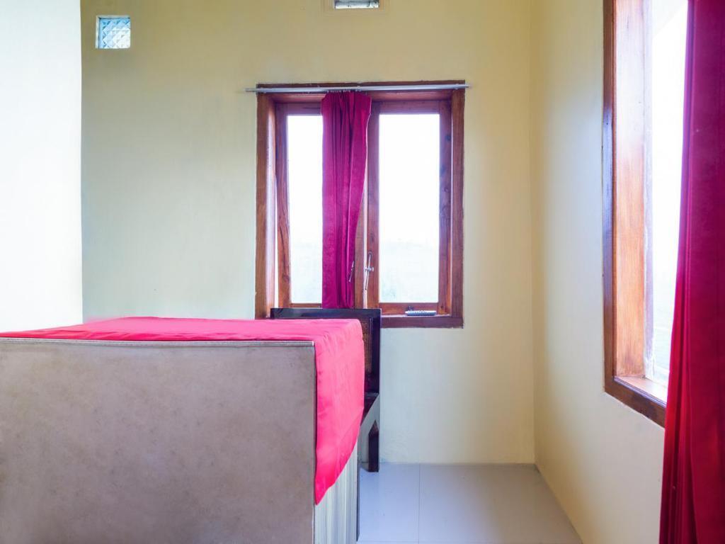 Надисари: OYO 2957 Erlina Homestay