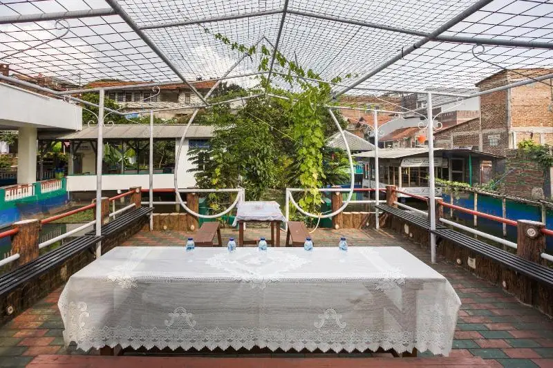Бандунг: Oyo 2996 Penginapan Villa Balong Bho