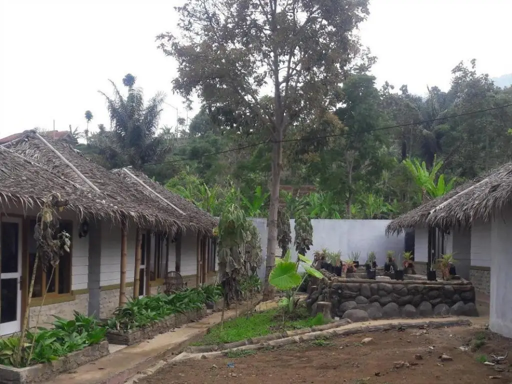 Сумеданг: OYO 2922 Wisma Kampoeng Ciherang Syariah