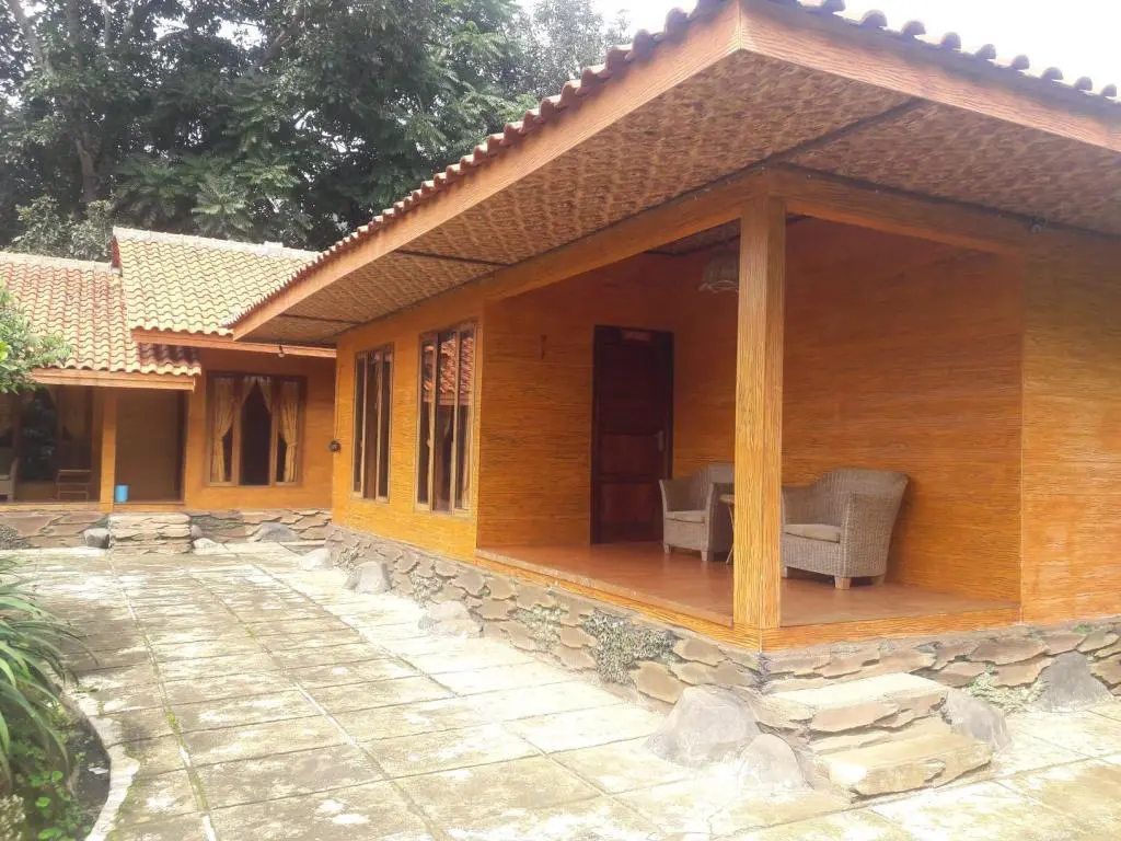 Сумеданг: OYO 2922 Wisma Kampoeng Ciherang Syariah