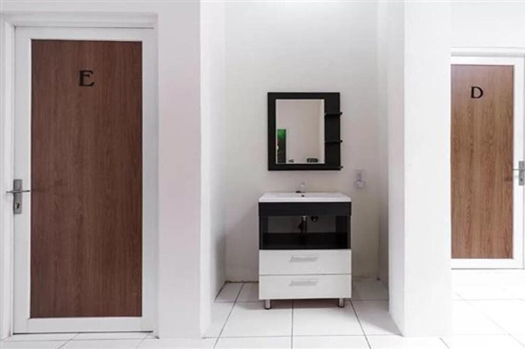 Сиамис: OYO 2975 House Of Mahira Syariah