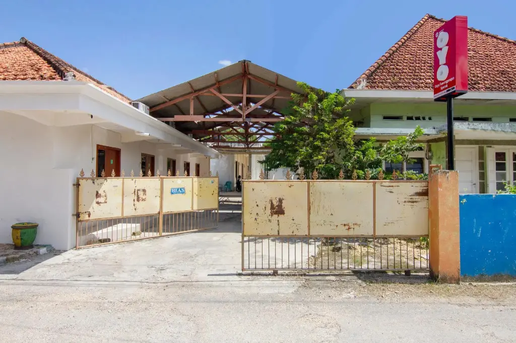 Памекасан: OYO 3027 Griya Temenggungan Syariah