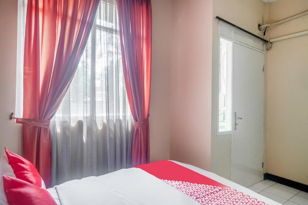 Караванг: OYO 3146 Emerald Hill