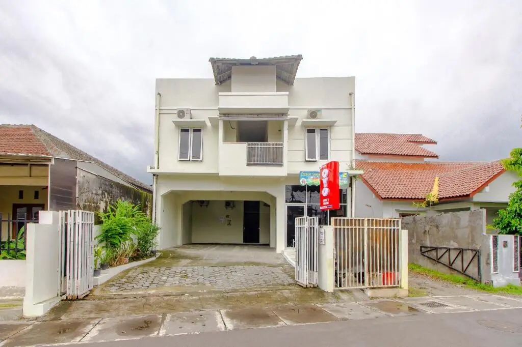 Джокьякарта: OYO 3083 D Kost 3 Syariah