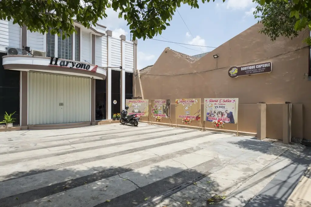 Маланг: RedDoorz Hostel near Malang Train Station 3