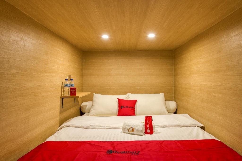 Маланг: RedDoorz Hostel near Malang Train Station 3