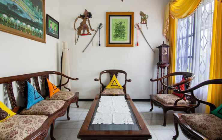 Бату: Oyo 3067 Flamboyan Residence Syariah