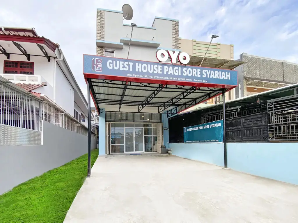 Паданг: OYO 3160 Guesthouse Pagi Sore Syariah