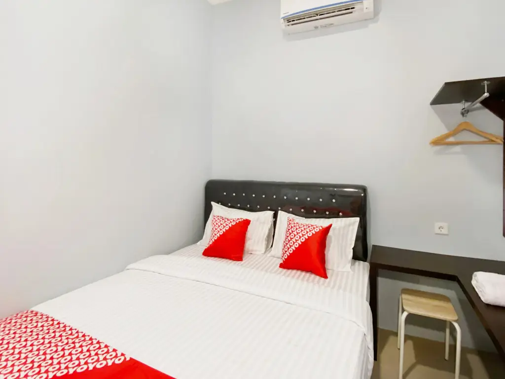 Паданг: OYO 3160 Guesthouse Pagi Sore Syariah
