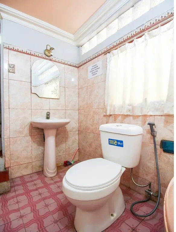 Палембанг: OYO 3180 Hotel Rian Cottage