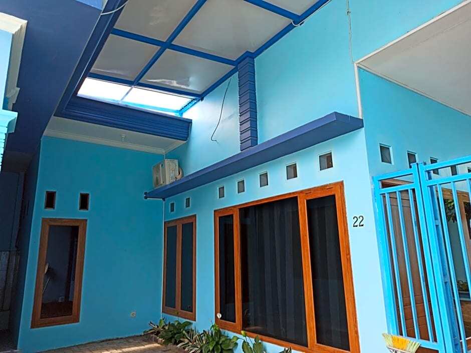 Маланг: OYO Life 3183 Kost Putri Biru Sigura-gura