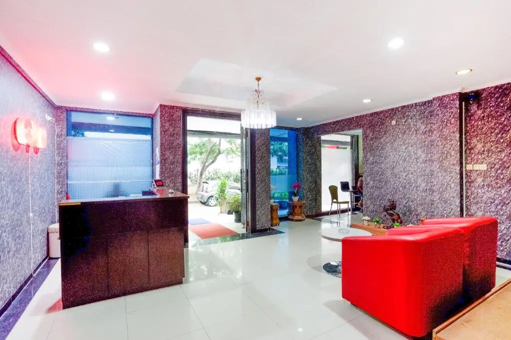 Чикаранг: RedDoorz near City Walk Lippo Cikarang