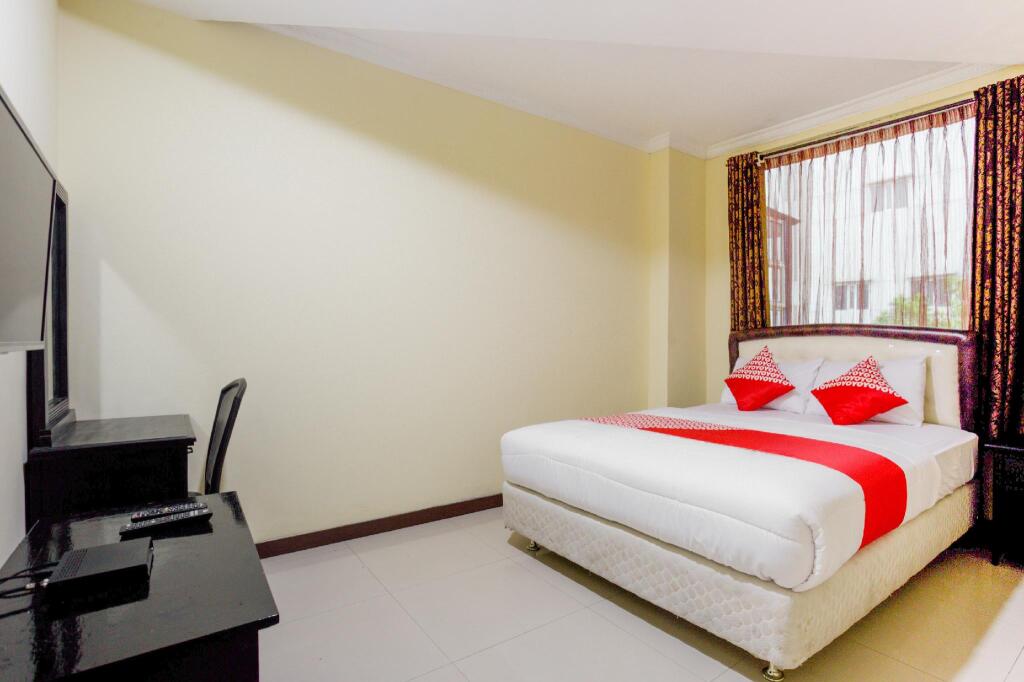 Чикаранг: RedDoorz near City Walk Lippo Cikarang