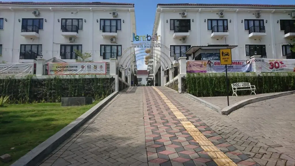 Джембер: CR 001 Jember Town Square Apartment