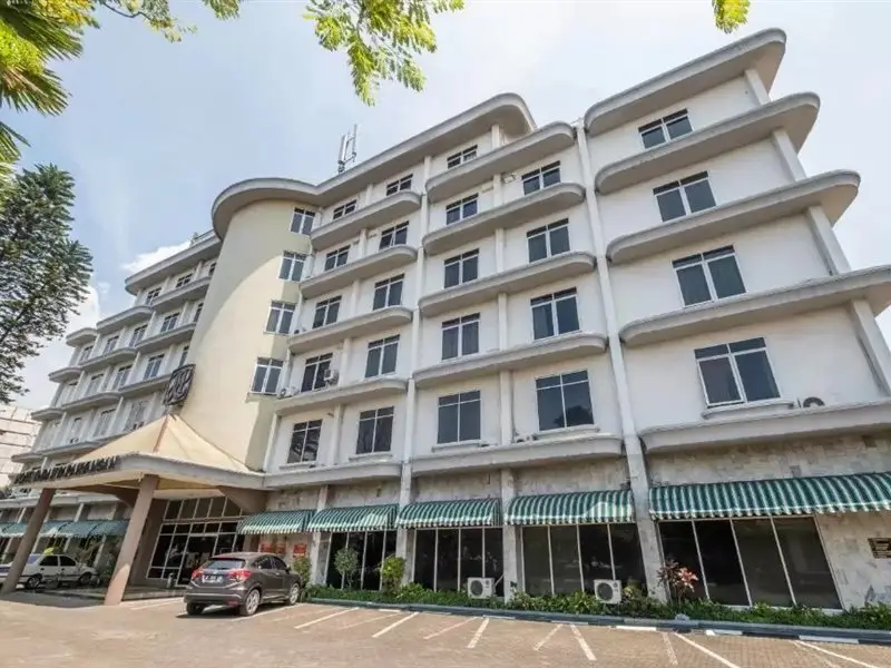 Бандунг: Capital O 2239 Hotel Endah Parahyangan (ex. Elenors Home at Eyckman)