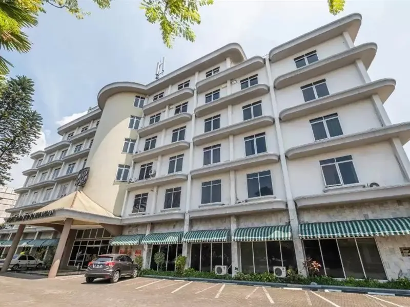 Бандунг: Capital O 2239 Hotel Endah Parahyangan (ex. Elenors Home at Eyckman)