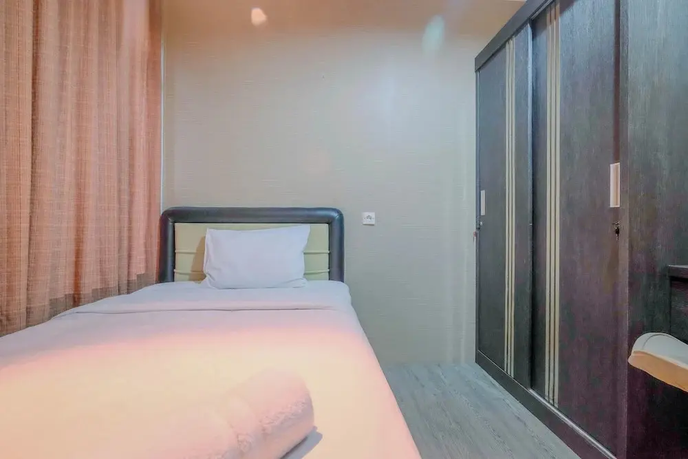 Джакарта: Premium 3BR Hampton's Park Apartment By Travelio