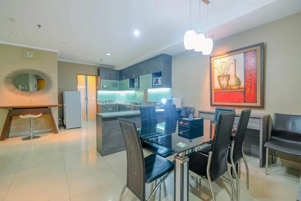 Джакарта: Premium 3BR Hampton's Park Apartment By Travelio