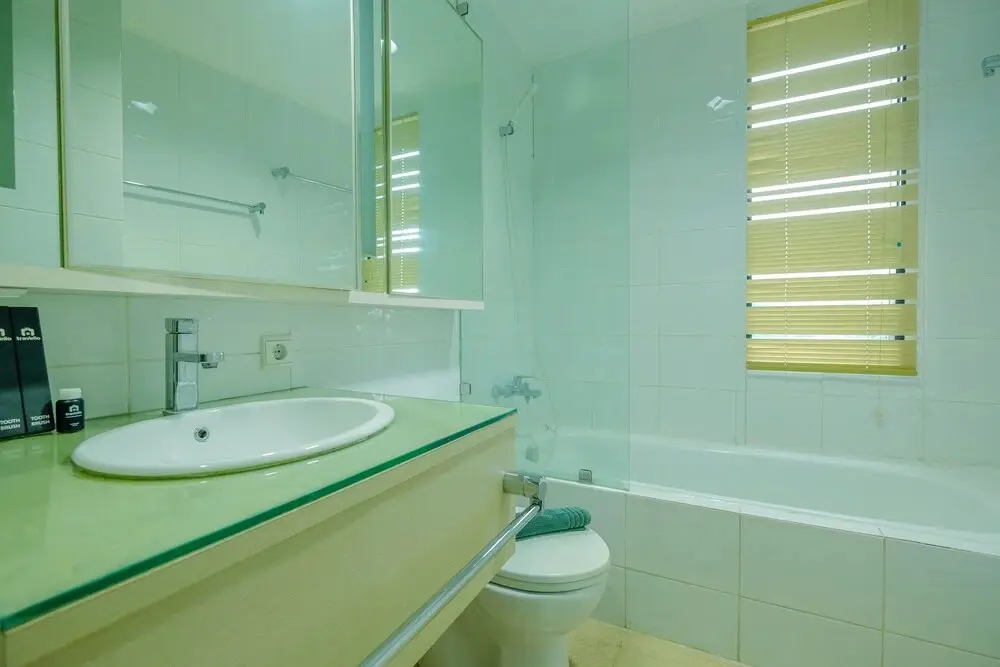 Джакарта: Premium 3BR Hampton's Park Apartment By Travelio